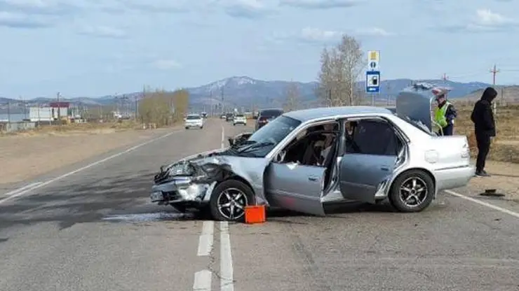 В Бурятии в ДТП на трассе пострадали трое маленьких детей