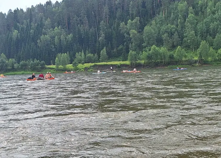 В Красноярском крае семья, пропавшая на сплаве по реке Кан, найдена