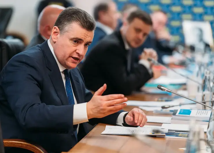 ЛДПР настаивает: Практика и стажировка студентов должна быть внесена в трудовую книжку, а стипендия повышена до уровня МРОТ