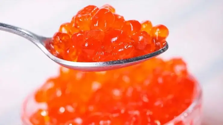 Как выбрать качественную красную икру для новогоднего стола: разъясняют эксперты