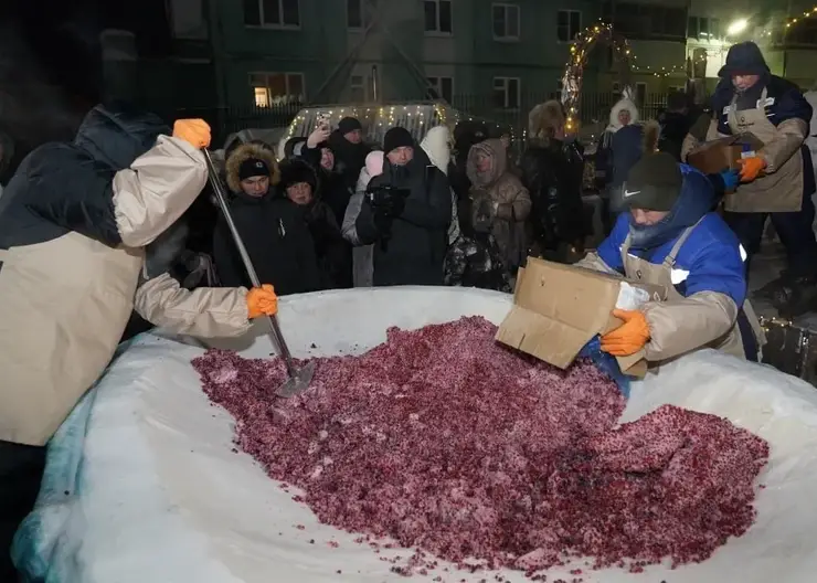 На севера края поставили сразу два мировых рекорда: снежная чаша и 262 кг десерта в честь юбилея Таймыра
