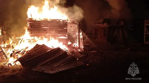 Два человека пострадали при сильном пожаре в Красноярском крае