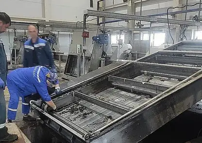 На Красноярской ГЭС увеличили сброс воды для очистки Енисея