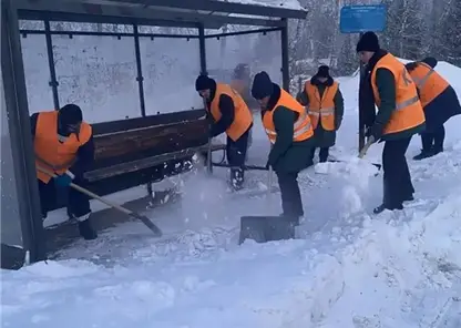 200 человек вышли на уборки улиц и тротуаров в Красноярске в 40-градусный мороз