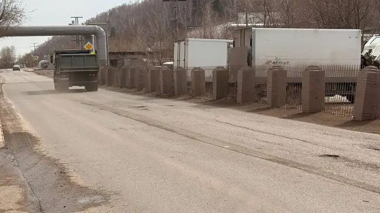 Дорога на Парашютной в Красноярске пришла в негодность спустя два года после ремонта