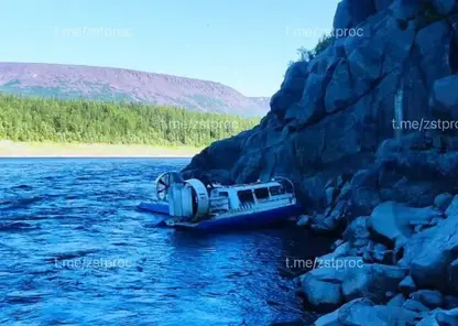 «Хивус» врезался в скалу на севере Красноярского края: погиб один пассажир