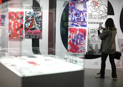 Современное плакатное искусство в Красноярске: в Музейном центре «Площадь Мира» открыли выставку художественной группы Ostengruppe «События: 2002−2012»
