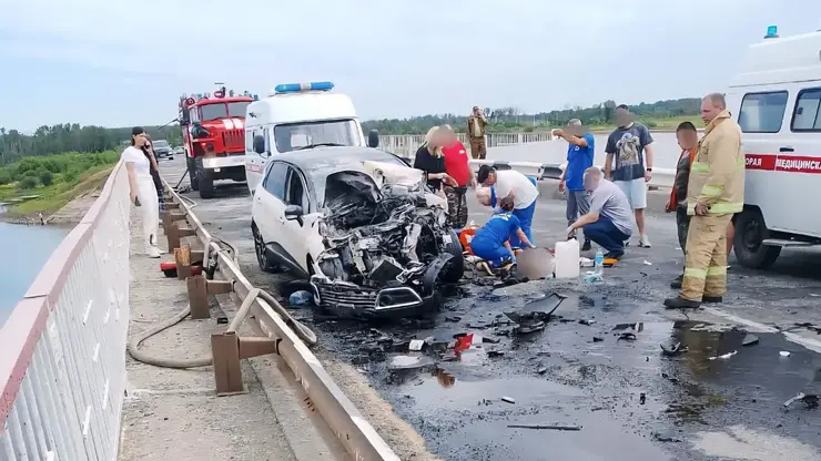 Женщина-водитель насмерть сбила дорожного рабочего на трассе под Хабаровском