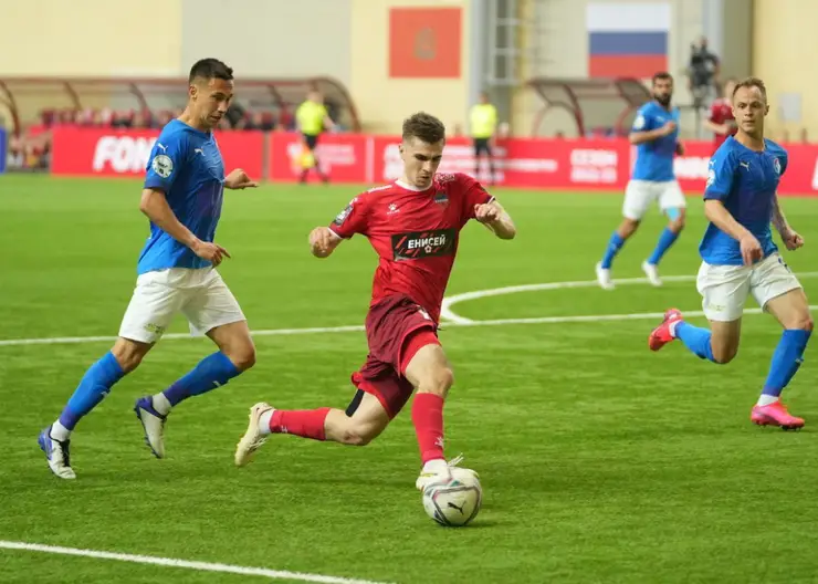 Футболисты «Енисея» в первом стыковом матче проиграли воронежскому «Факелу»