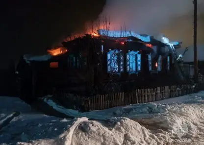 При пожаре в многоквартирном доме в Ермаковском районе погибла женщина