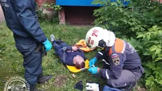 Житель Томска пытался попасть в квартиру к дочери по водосточной трубе и сорвался Житель Томска пытался попасть в квартиру к дочери по водосточной трубе и сорвался