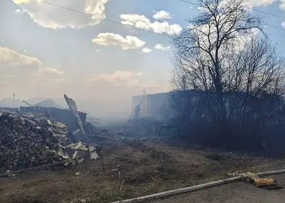 СК возбудил дело о халатности после пожара, уничтожившего девять домов в селе в Красноярском крае