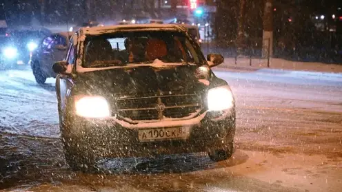 МЧС предупреждает водителей Красноярского края о гололедице и тумане 7 ноября