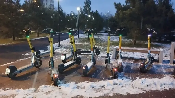 В Красноярске завершился сезон проката электросамокатов
