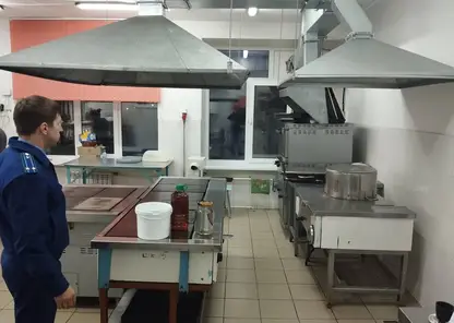 Канские ученики получили денежную компенсацию после отравления обедами в школе