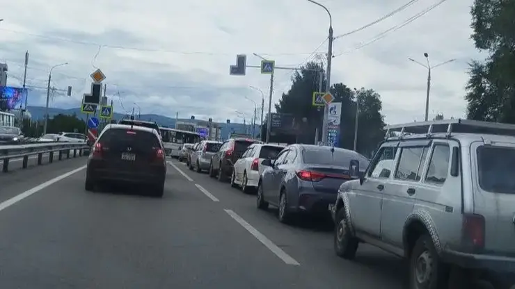 В Красноярске не работают светофоры на улице Шахтеров