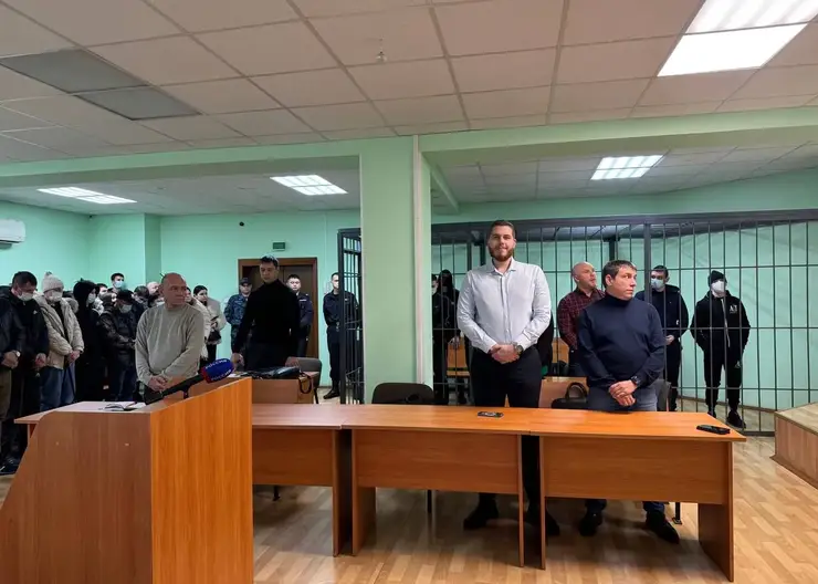 В Новосибирске вынесли приговор 8 жителям за похищение человека и вымогательство