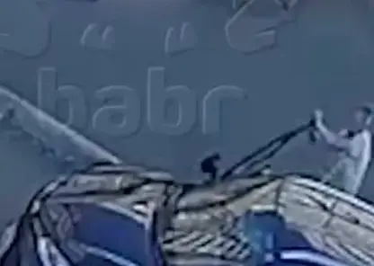 Пьяные пассажиры зверски избили девушку-таксиста в Иркутской области