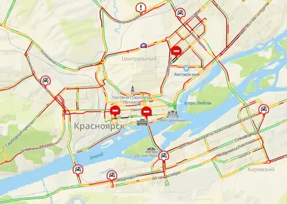 10-балльные пробки сковали Красноярск с приходом густого снегопада