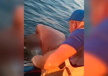 Пытался переплыть море и чуть не утонул. 55-летний мужчина решил преодолеть Красноярское водохранилище, но сил не хватило