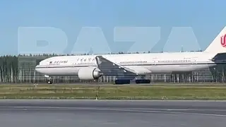 Самолет, летевший из Лондона в Пекин, экстренно сел в Нижневартовске из-за поломки двигателя Самолет, летевший из Лондона в Пекин, экстренно сел в Нижневартовске из-за поломки двигателя