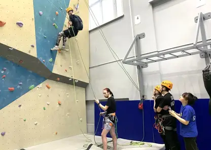Красноярцев приглашают на бесплатные мастер-классы по скалолазанию. Что для этого нужно?