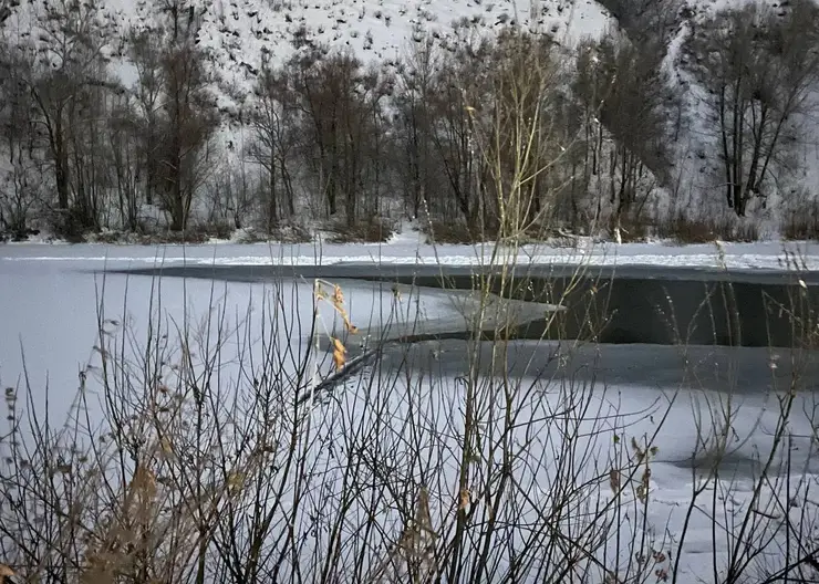 В Новосибирске 11-летний мальчик провалился под лед и утонул