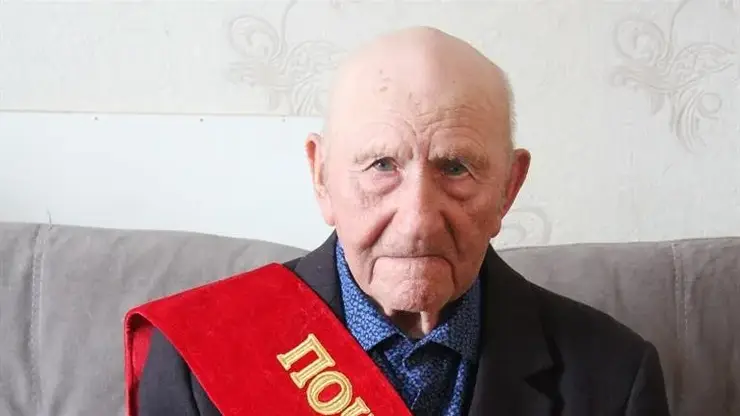 В Красноярске свое 98-летие отметил ветеран Великой Отечественной войны Дмитрий Мизяев