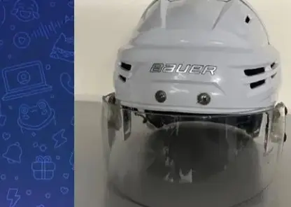 Фейковые фото и липовый трек-номер: петербуржец обманул жителя Шарыпово, продавая хоккейную каску