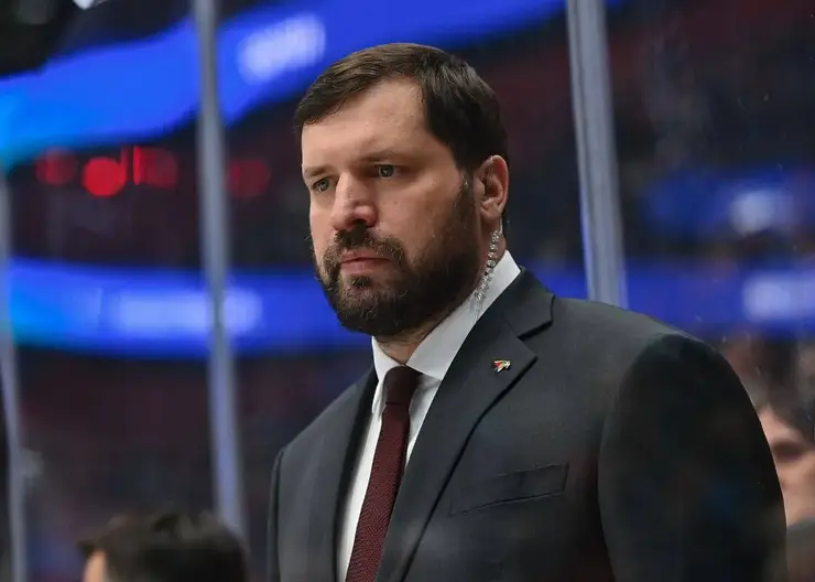 Тренер ХК «Авангард» Александр Свитов пропустит ближайшие матчи из-за травмы