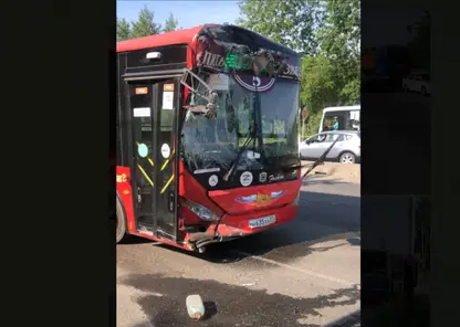 Пять человек пострадали в массовом ДТП с двумя автобусами и Lexus в Хабаровске
