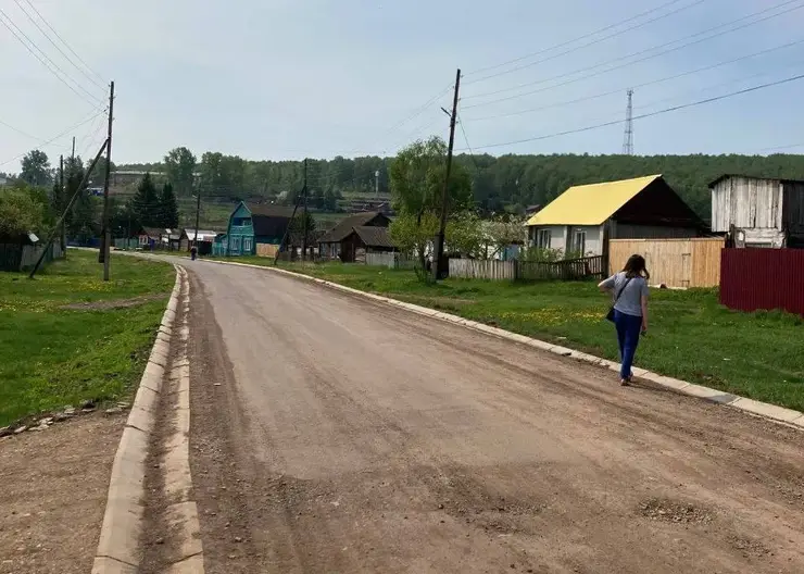 Два уголовных дела возбуждено за приемку некачественных дорог на 25,5 млн рублей на юге Красноярского края