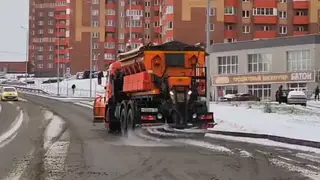 «Пока посыпаем солью с песком». В Красноярске дорожники рассказали, чем планируют обрабатывать дороги зимой