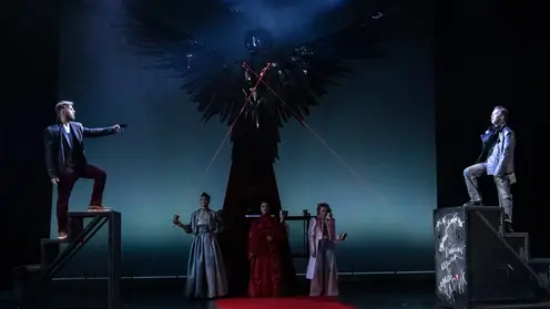 Рейв на сцене: в Красноярске прошла премьера технодрамы «Герой нашего времени»