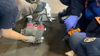 В Новосибирске у парня рука застряла в электрическом рубанке