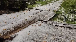 Непогода продолжит бушевать в понедельник. Юг Красноярского края накрыло градом