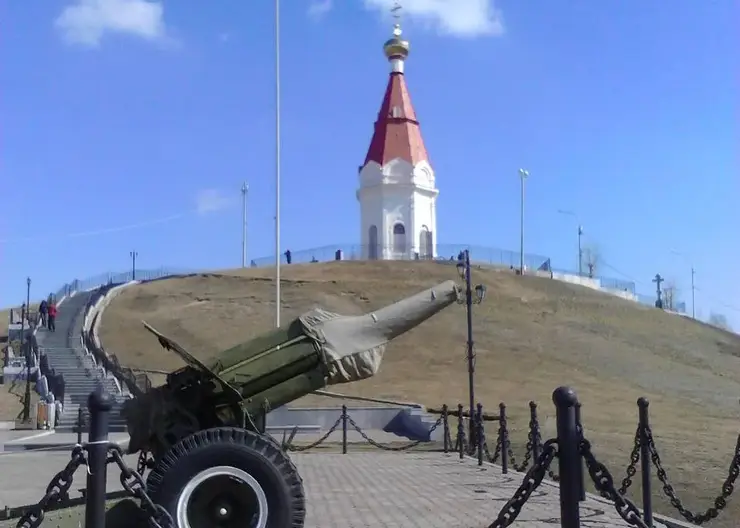 Пушка заряжена, не стреляет. В СФУ рассказали, почему гаубица на Караульной горе перестала палить