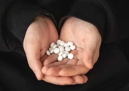 С полными карманами мефедрона: в Красноярске задержали закладчика при попытке кражи продуктов