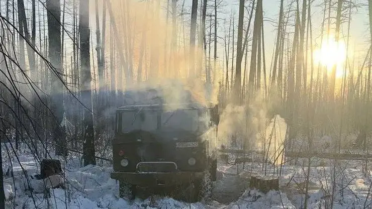 Двое мужчин три дня провели в тайге Богучанского района Красноярского края из-за несправного автомобиля