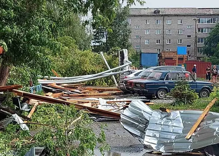 Полиция Боготола нашла десятки поврежденных автомобилей после урагана