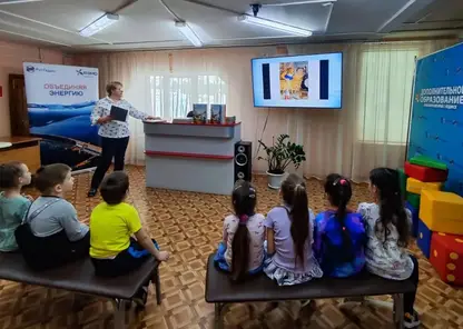 Сотрудники Богучанской ГЭС передали в детские учреждения новую книгу