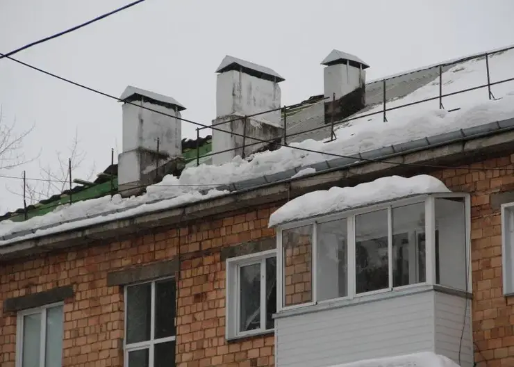 Власти не собираются возмещать ущерб пострадавшим жителям дома со сгоревшей кровлей в Назарове, как обещали