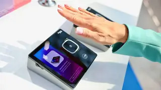 Клиенты ВТБ смогут принимать оплату по ладони