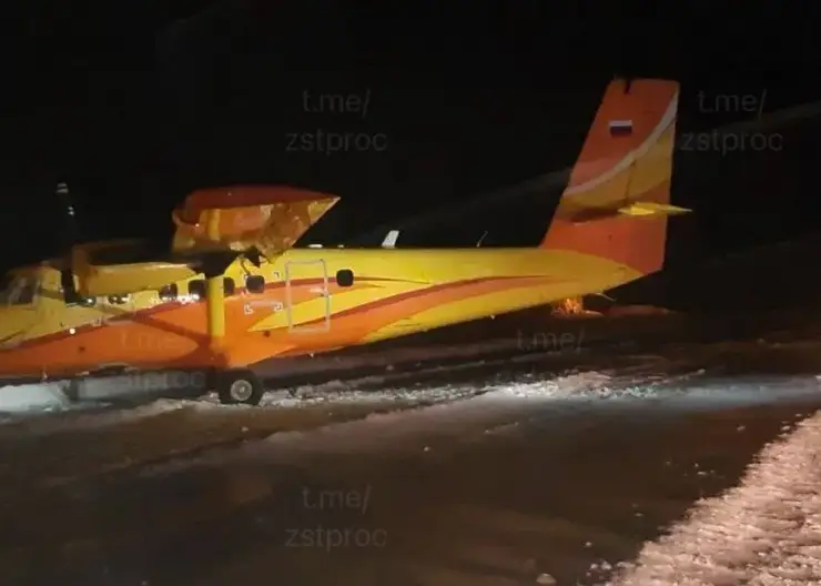 В Красноярском крае самолет выкатился за пределы посадочной полосы