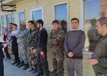 Полицейские проверили 35 мигрантов при рейде в крае