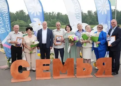 Четырём семейным парам из Красноярска вручили медали «За любовь и верность»