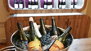 Вино в России планируют продавать на маркетплейсах с середины 2026 года