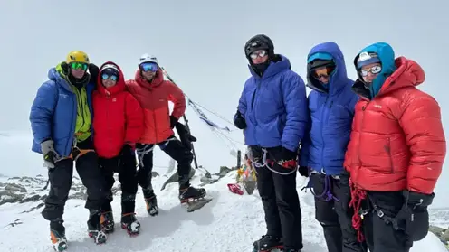 Альпинисты из Томска достигли пика Ленина