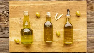 ТОП-5 полезных и необычных масел для заправки салатов и не только