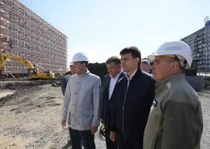 Губернатор Красноярского края проинспектировал возведение и реконструкцию объектов в Норильске по программе реновации